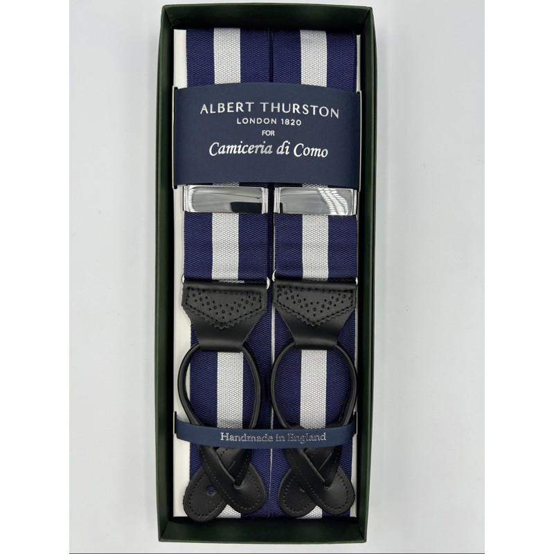 Bretelle a Y Regimental Blu e Bianco con attacco in pelle nera Brogue Leather Ends Bretelle a Y Regimental Blu e Bianco con attacco in pelle nera Brogue Leather Ends